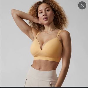 Athleta yellow sports bra M. For C-D cups